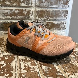 On Cloud women’s shoes